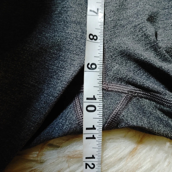 Lululemon Featherlight Tight Gray Size 4 Inseam 25in EUC - Picture 8 of 9